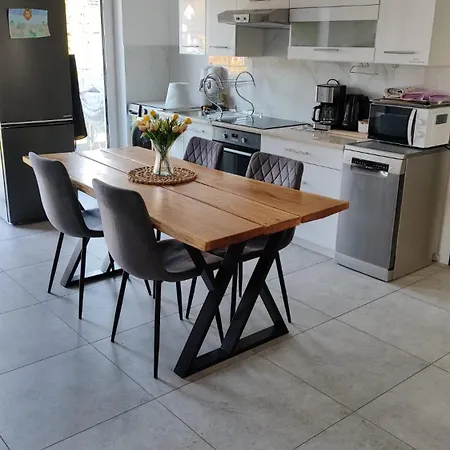 The Country Stop 5 Bedroom 5 Bathroom Trzemesnia