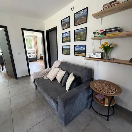 شقة The Country Stop 5 Bedroom 5 Bathroom Trzemesnia