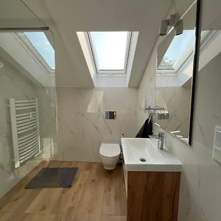 شقة The Country Stop 5 Bedroom 5 Bathroom